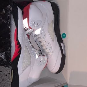 Jordan 5 “Fire Red”